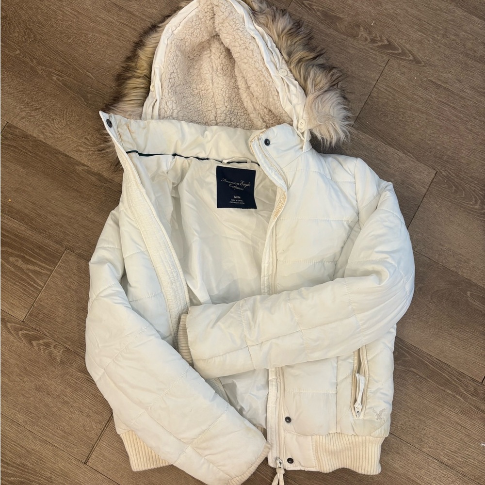 American Eagle Outfitters Cream Puffer Jacket